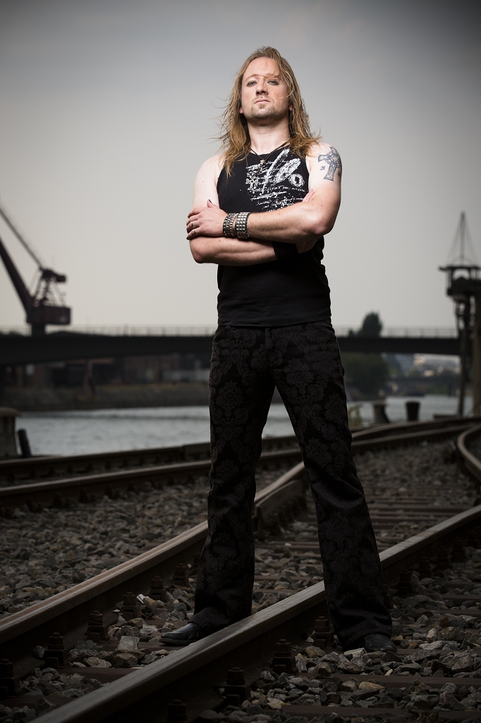 Alex an der Gitarre